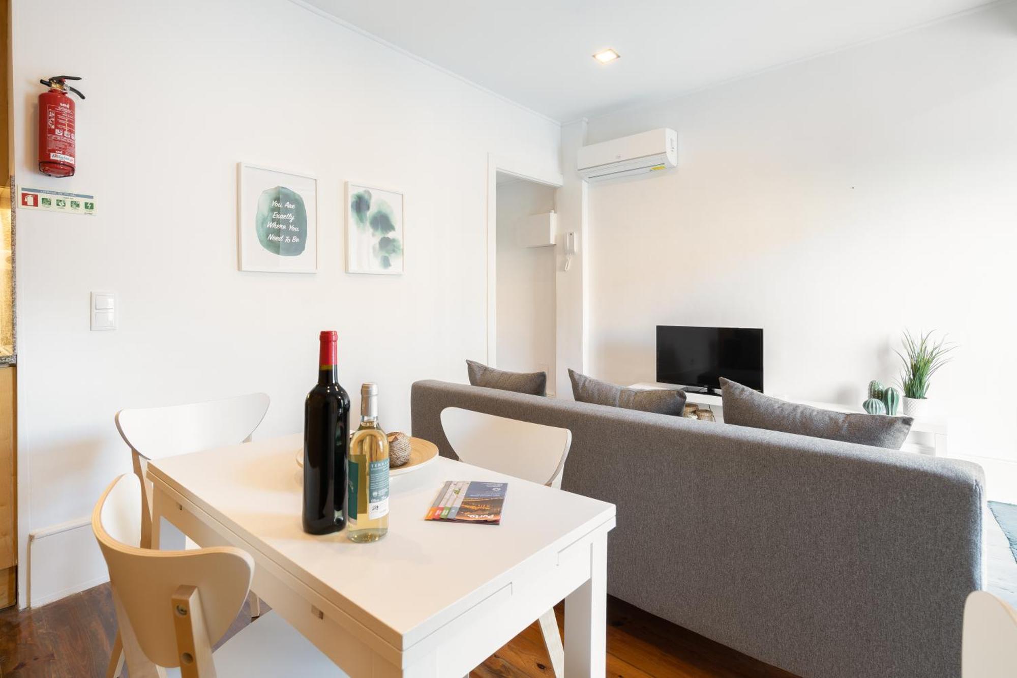Host Wise - Modern Studios With Terrace - Walk Everywhere Порту Номер фото